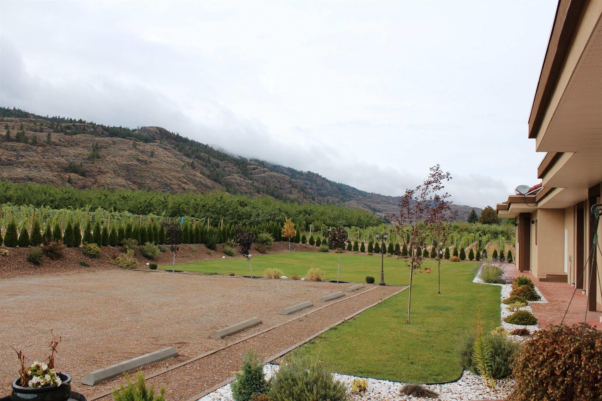 Shiraz Villa Osoyoos Extérieur photo